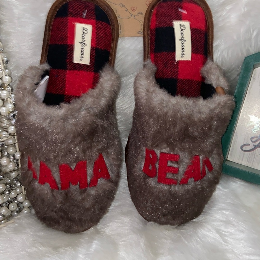 Dear foam women’s furry Mama Bear Fuzzy slippers